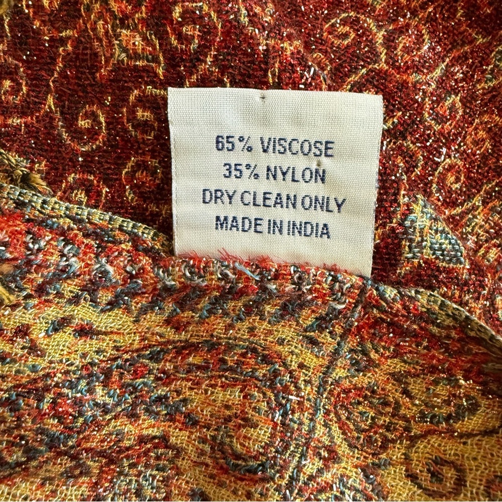 BINDYA 27” x 73” Metallic Thread Rust Gold Jaal Paisley
Reversible Shawl Wrap - Picture 11 of 16